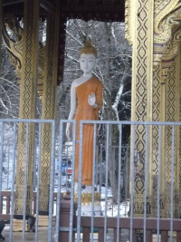 Geweihte Buddhastatue im Westparkin München; Bildinhaber: Franz Rickinger